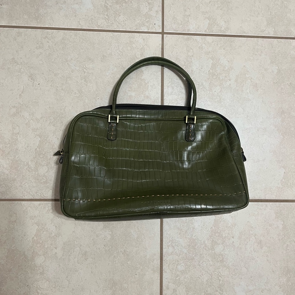 Perry Ellis Green Leather Scale Portfolio Bag!